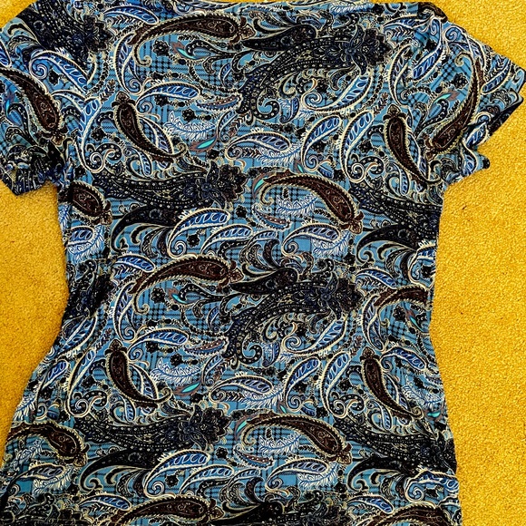 Ladies top - Picture 2 of 3